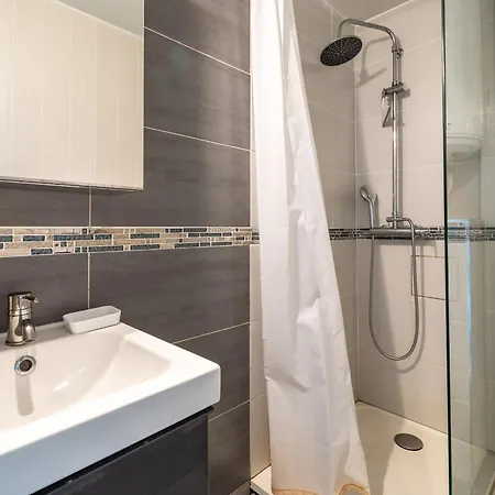 T2 A - Proche Plage, Wifi, Parking - Fr-1-319-421 Апартаменты *